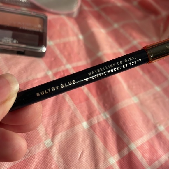 🎈SALE🎈🎀#10.MAKEUP BUNDLE🎀 - Picture 7 of 10